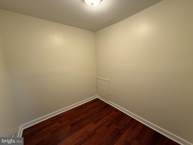 Building Photo - 1304 N 25th St