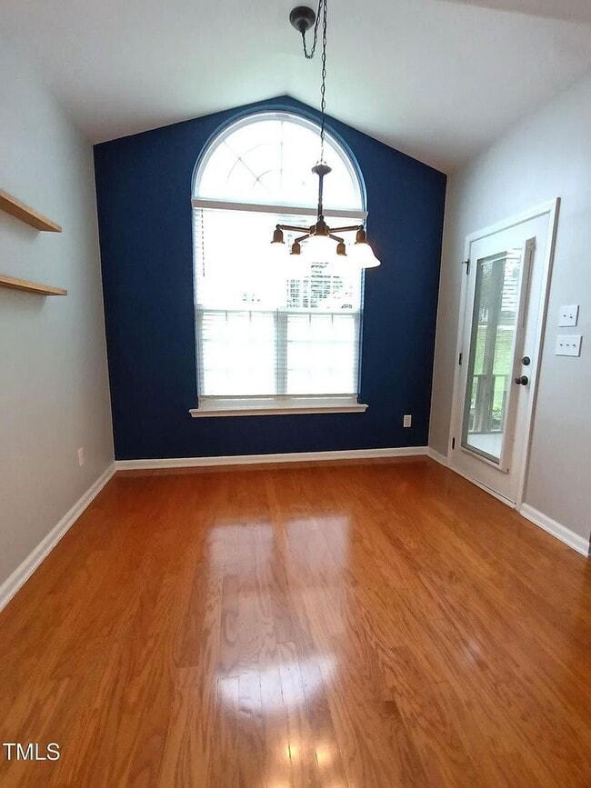 Building Photo - Sought After Riverwood Townhome!