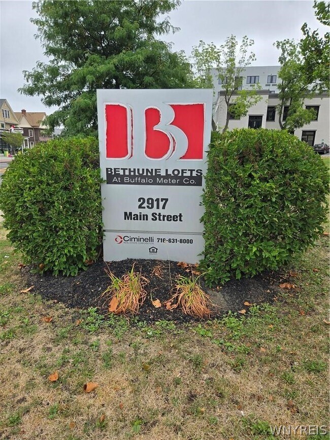 Building Photo - 2917 Main St