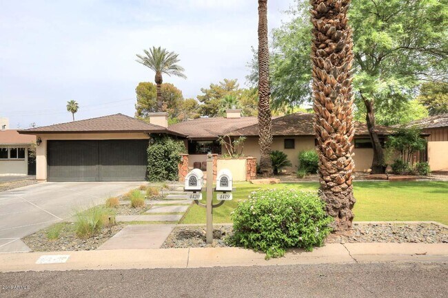 Building Photo - 4420 N 46th Pl