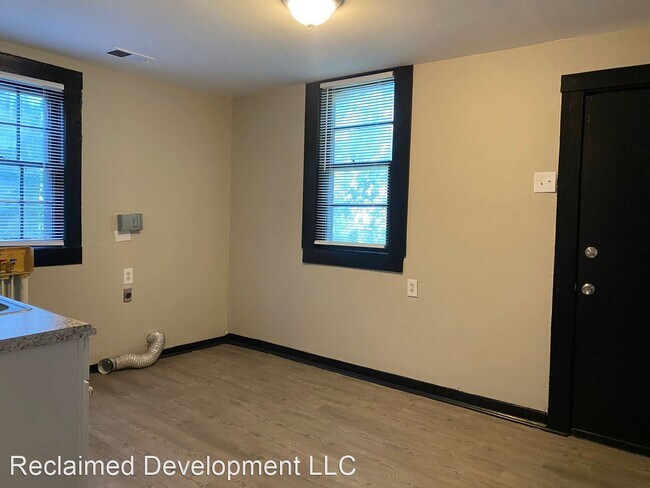 Building Photo - 2 br, 1 bath House - 214 West 5th Street