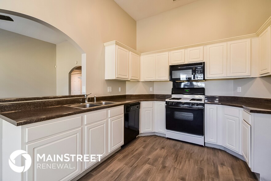 Building Photo - 7082 Parkbrook Ln