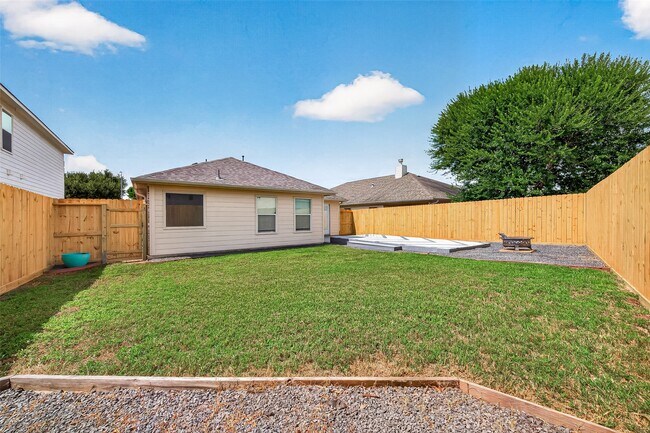 Building Photo - 22210 Bellow Glen Dr