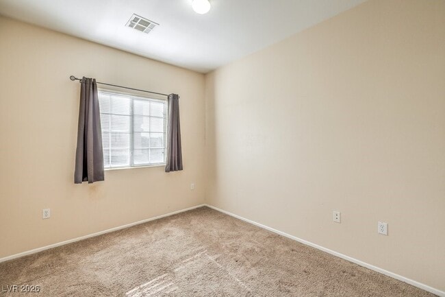 Building Photo - 5950 Barbosa Dr