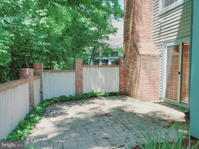 Building Photo - 7 Nottingham Cir