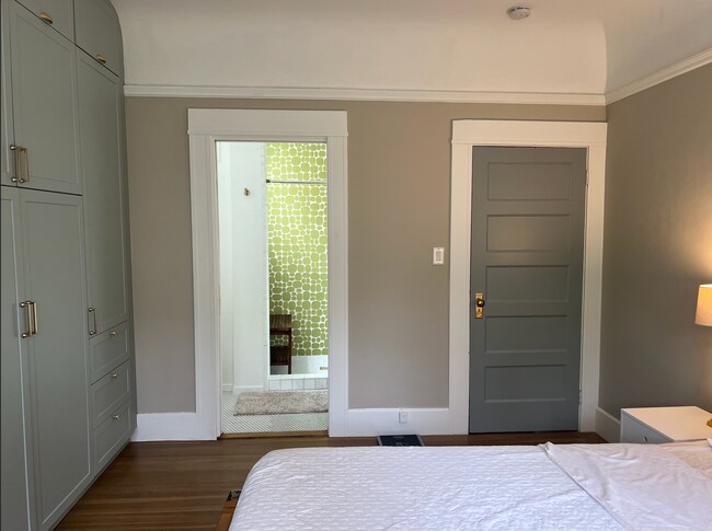 Bathroom attached to primary bedroom - 37 Alma St