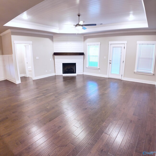 Building Photo - 404 Tillane Pk Cir