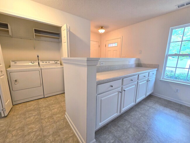 Building Photo - 5641 Fellowship Dr
