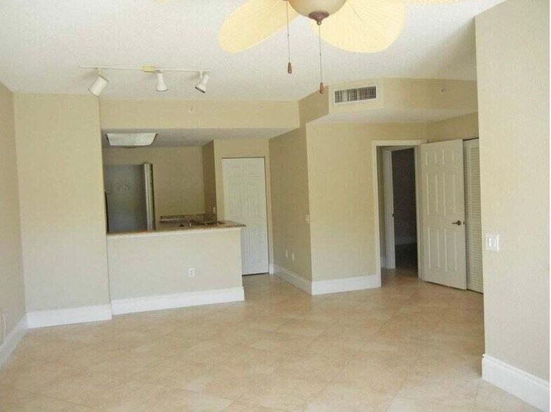 Building Photo - 2813 Grande Pkwy