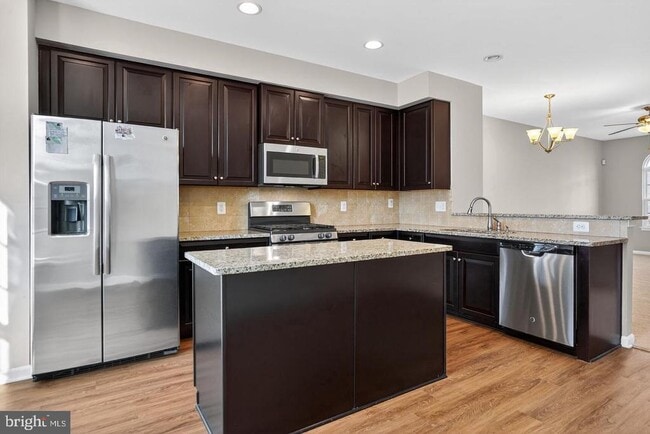 Building Photo - 1731 Dorothy Ln