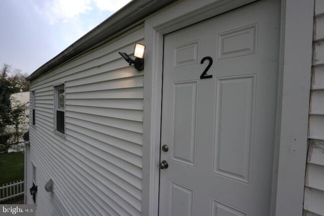 Building Photo - 1 Morton Pl