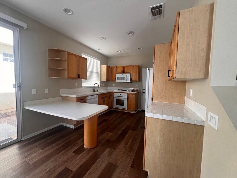 Building Photo - 27934 Crown Ct Cir