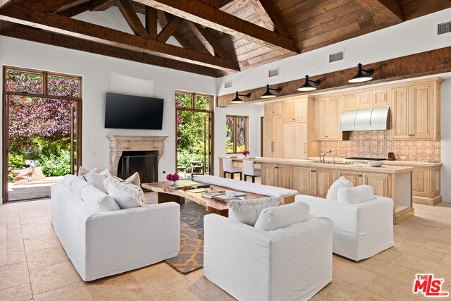 Building Photo - 5721 Bonsall Dr