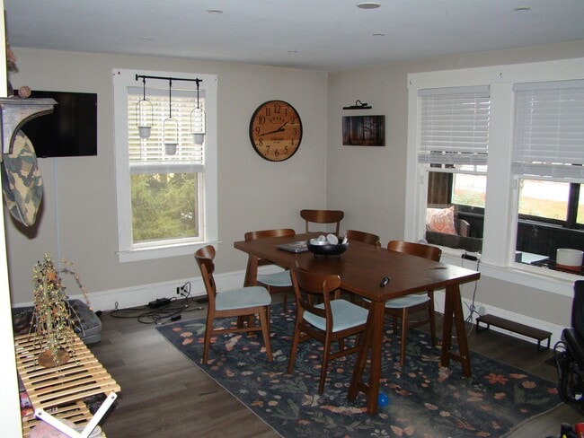 Building Photo - 13 Back River Rd