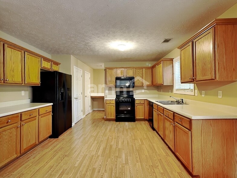 Building Photo - 3512 Kittery Dr SW