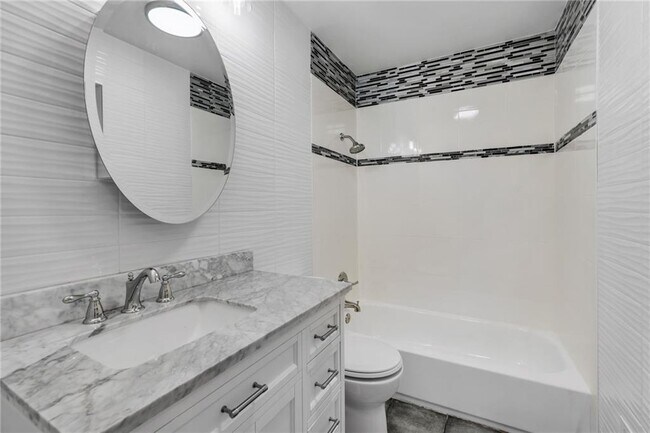 Building Photo - 2851 Forrest Hills Dr SW