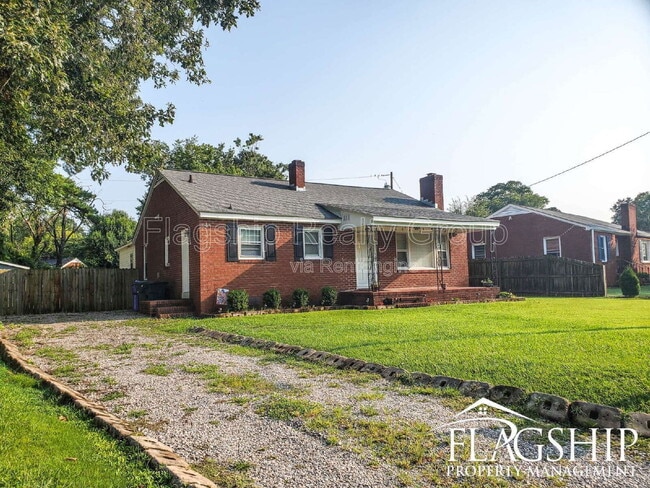 Building Photo - 1204 Franklin Dr