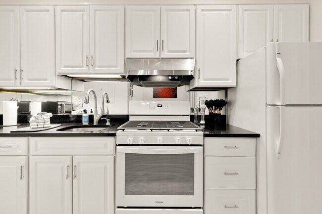 Building Photo - 1740 R St NW