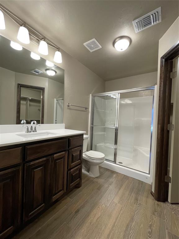 Building Photo - 2033 Sara Vista Dr