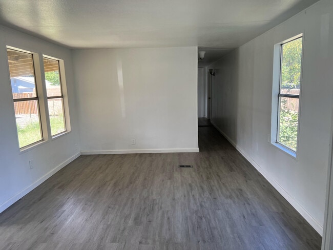 Building Photo - 127 Orchard Pl