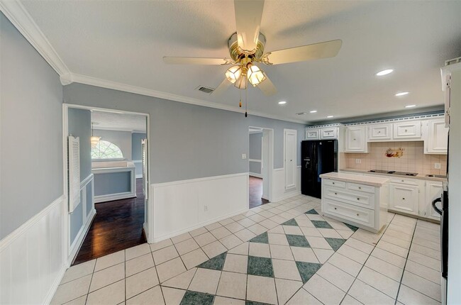 Building Photo - 263 E Castle Harbour Dr