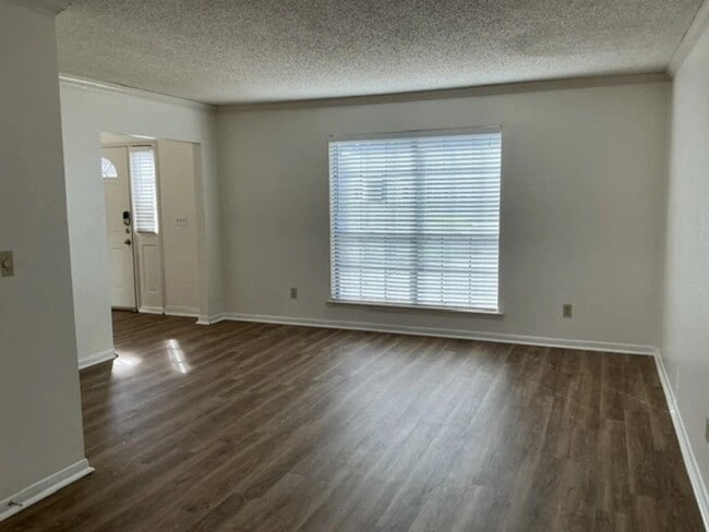 Building Photo - 2815 Sea Ledge Dr
