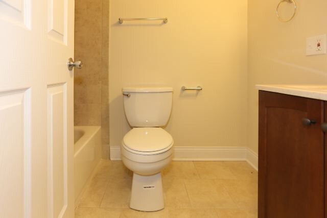 Building Photo - 1034 W George