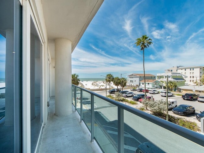 Building Photo - 15 Avalon St