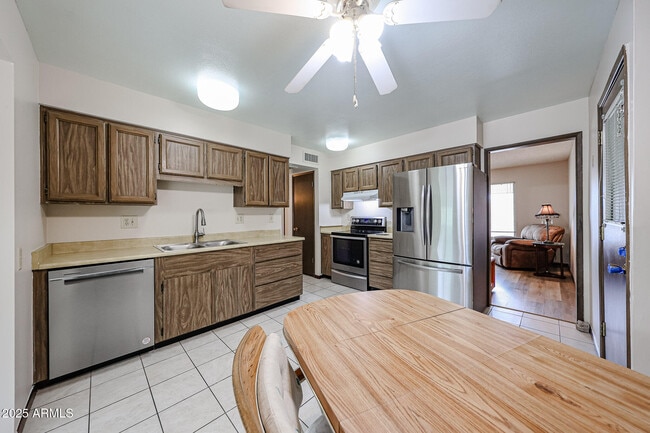 Building Photo - 9714 W Terrace Ln