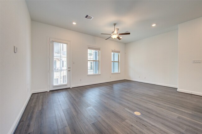 Building Photo - 1417 Adell Rose Ln