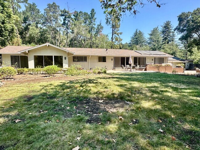 Building Photo - Single Story Home with Sparkling Pool, Large Spacious Lot with Top Schools! Monte Sereno/Los Gato...
