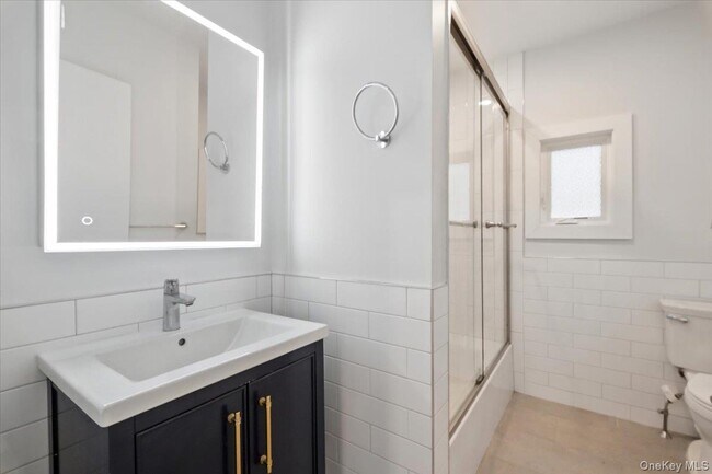 Building Photo - 56 Wildey St