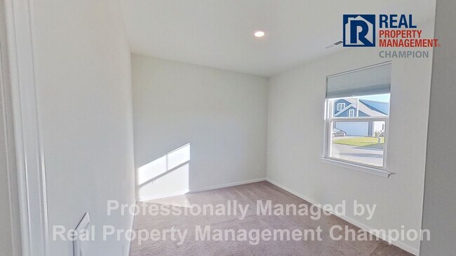 Building Photo - Beautiful 3 BD/2 BA Home in Riverside