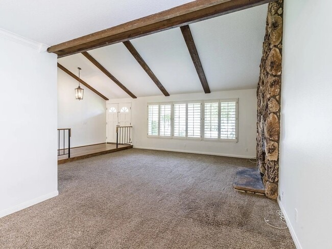 Building Photo - Beautiful 4 bed 2 bath house in Agoura Hills