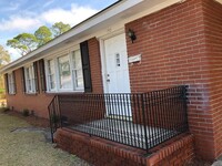 Building Photo - Midtown single family home