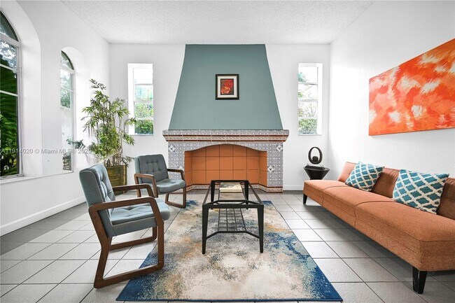 Building Photo - 1559 Michigan Ave