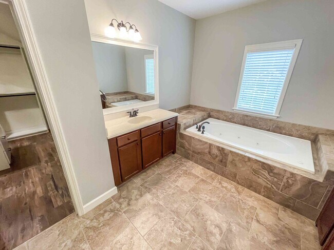 Building Photo - Kennesaw 4BR/3.5BA, Over 3700', 3-Car Garage