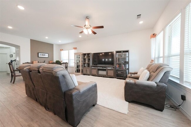 Building Photo - 1225 Woodflower Dr