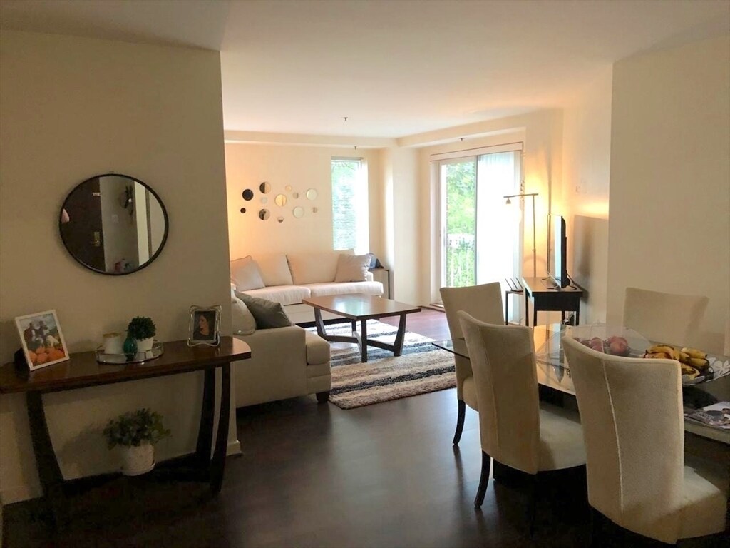 Building Photo - 950 Massachusetts Ave