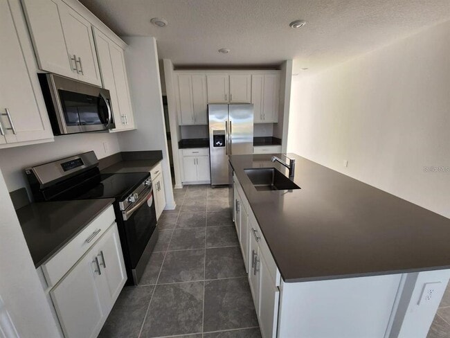 Building Photo - 2713 Runners Cir