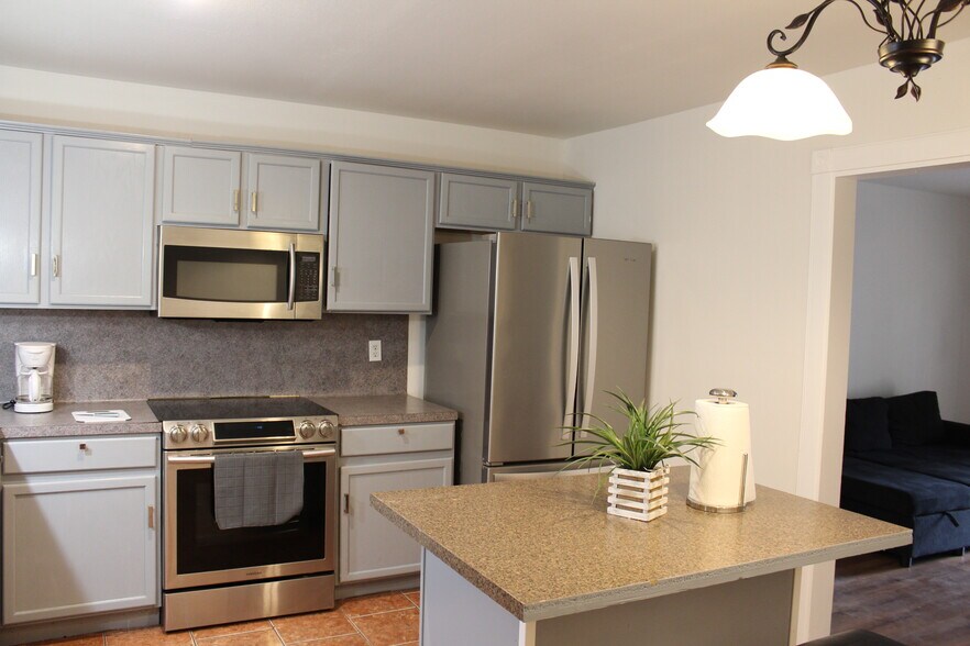 Building Photo - 311 Lebanon St