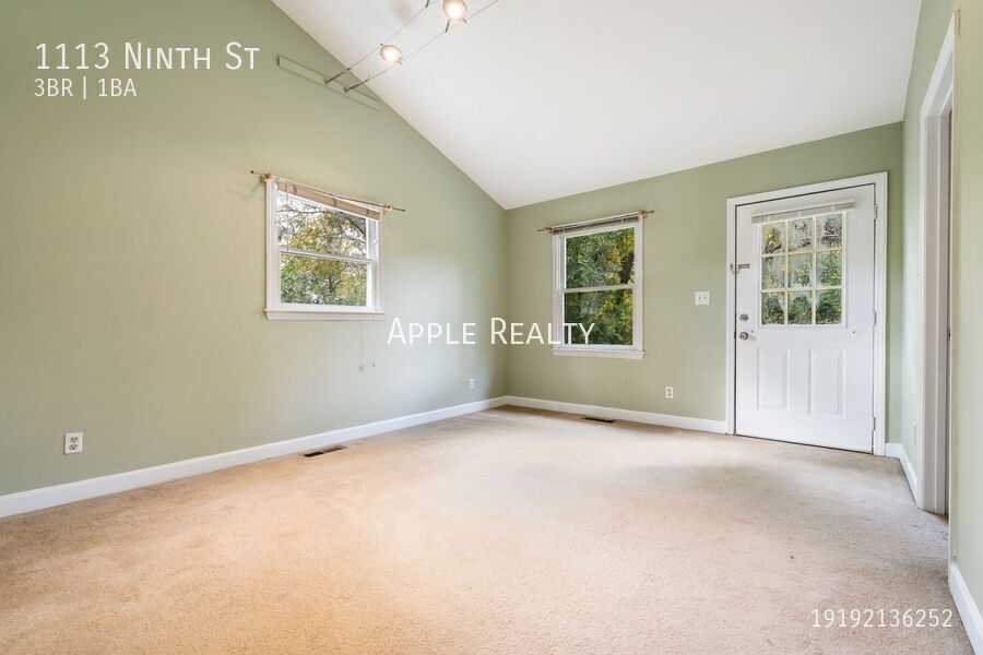 Building Photo - 1113 9th St