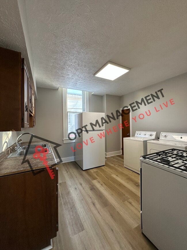 Building Photo - 111 S 14th St