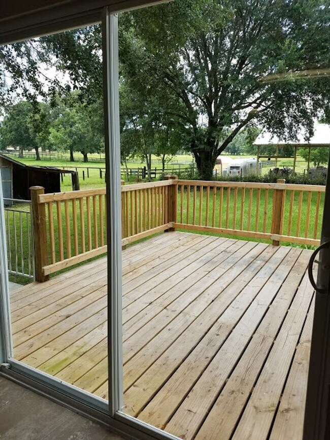 Building Photo - 3 Bed 2 Bath Bring your horses or livestock, the property is zoned agriculture