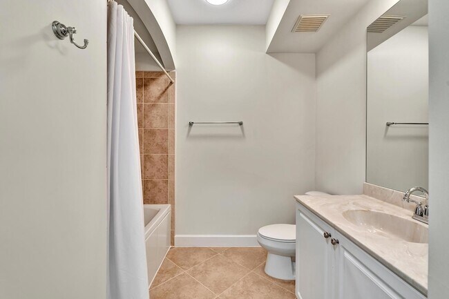 Building Photo - 1405 Renaissance Way