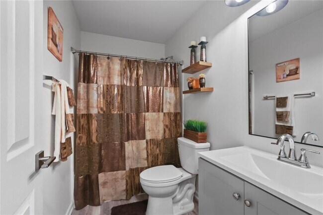 Building Photo - 1464 Gates Cir SE