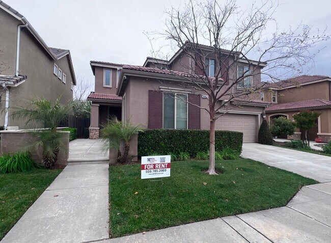 Building Photo - $2,695 Ashlan & Dewolf, 4 bedroom - Buckin...