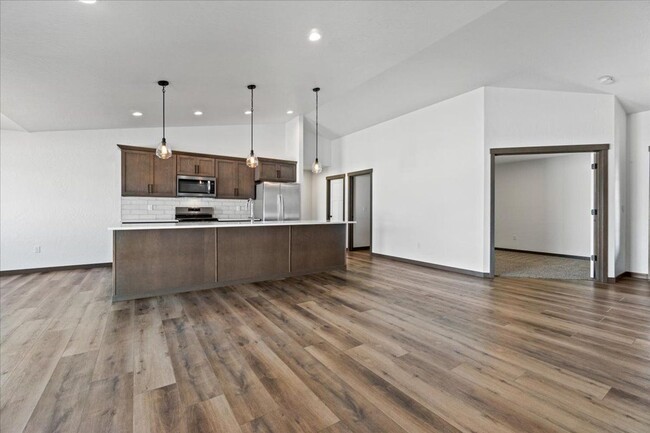 Building Photo - Beautiful New home in Post Falls