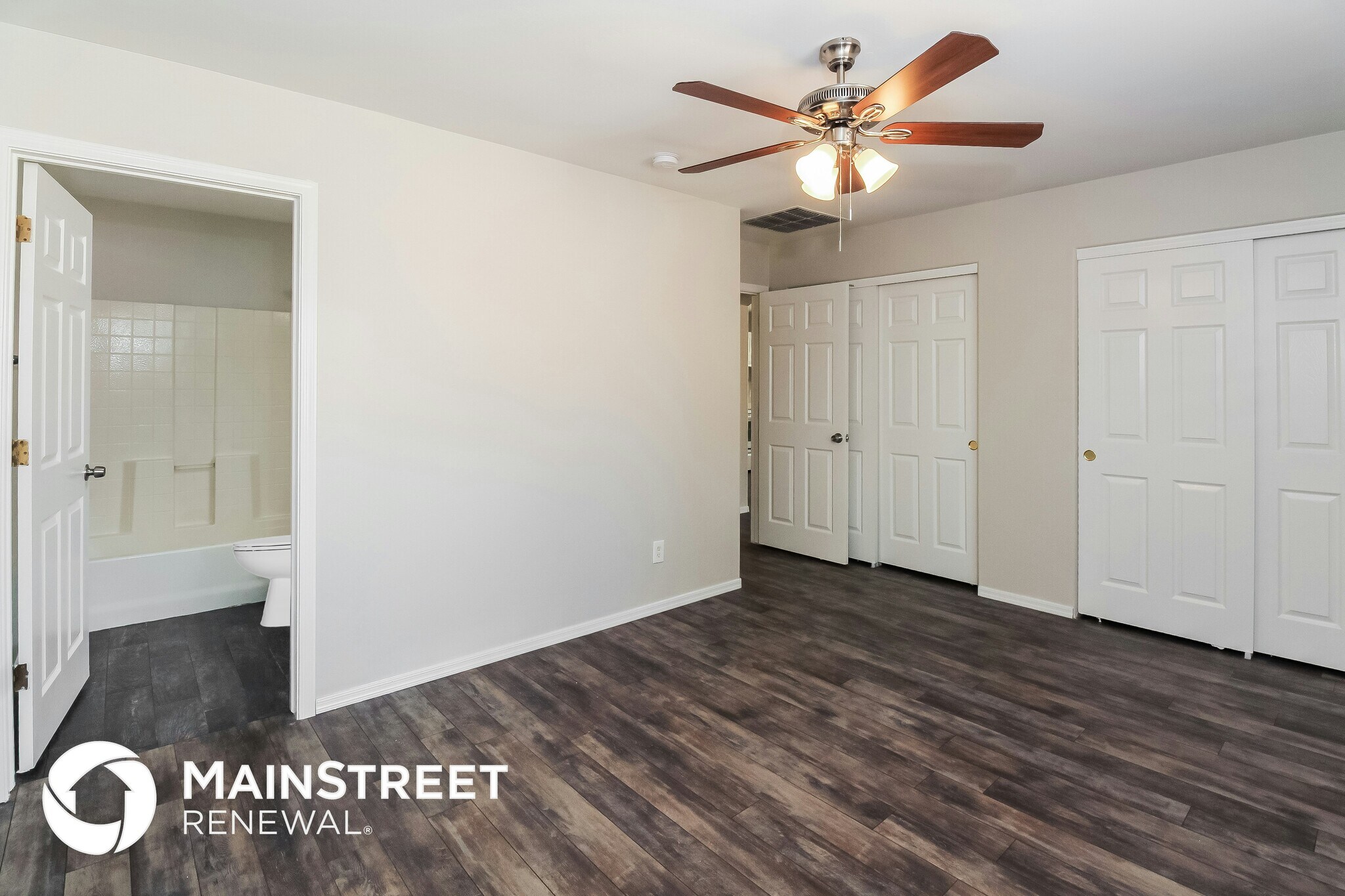 Building Photo - 6933 S Creek Run Ave