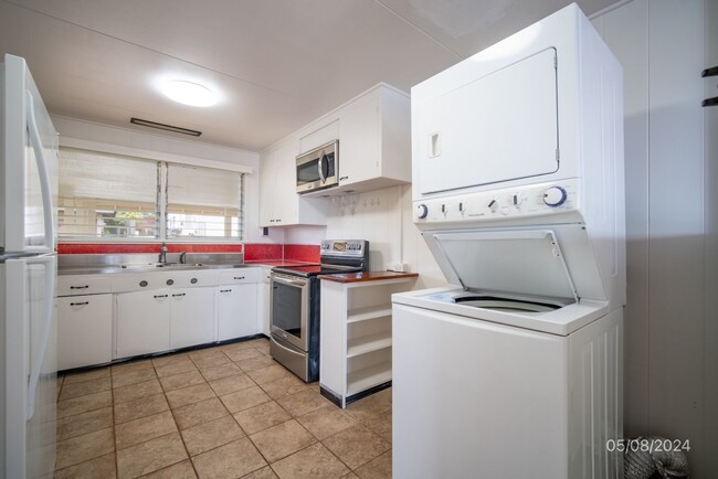 Building Photo - 3 Bed 1.5 Bath Single Family Home in Aiea ...